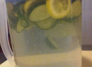 A picture of Flat Tummy Water.