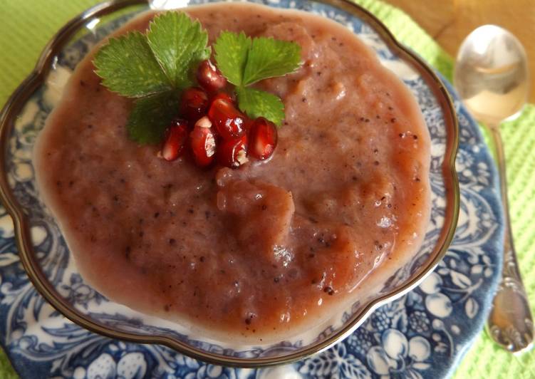 Crema de ciruelas y granada al oporto para Navidad