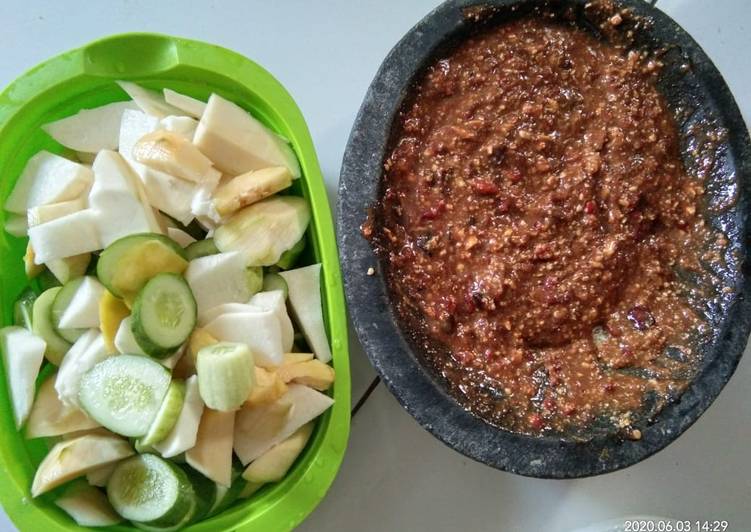 Sambal Rujak Kacang Mede