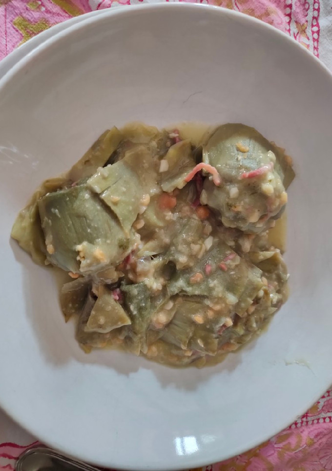 Una foto de Alcachofas en salsa verde