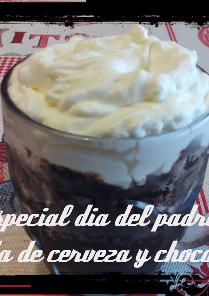 Una foto de Tarta de cerveza y chocolate. Especial dia del padre