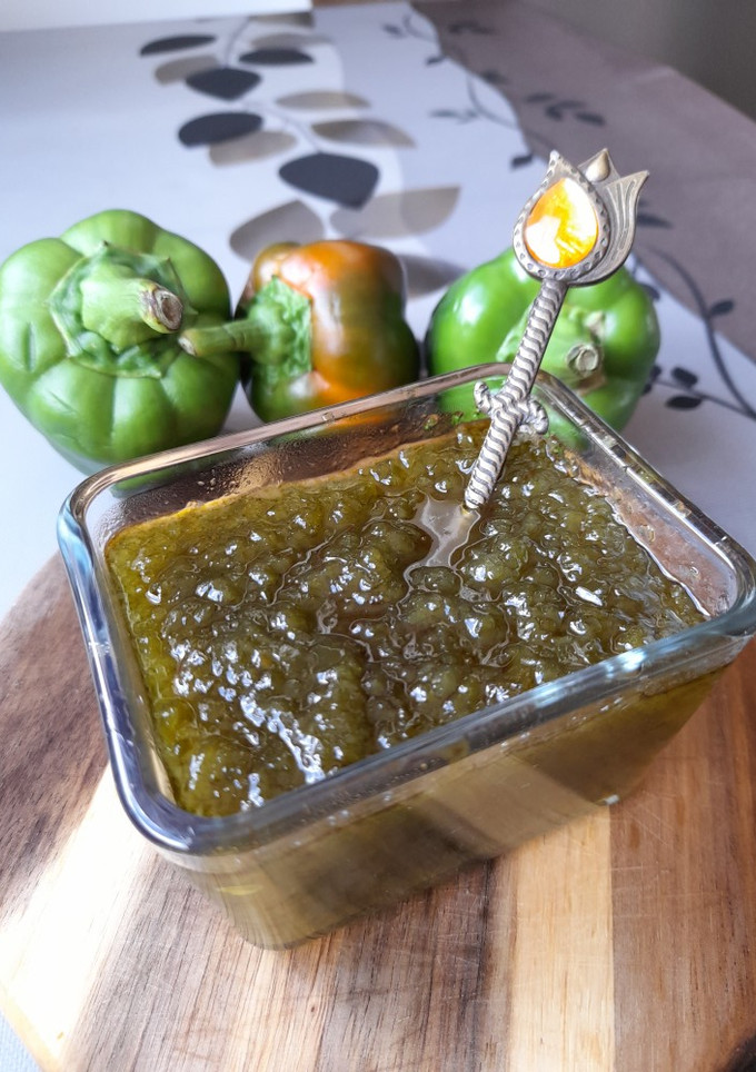 Una foto de Mermelada de pimientos verdes
