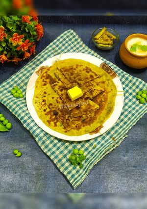A picture of Matar Paratha.