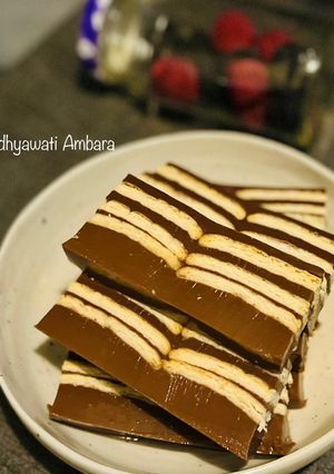 Foto resep Puding Coklat lapis Biskuit