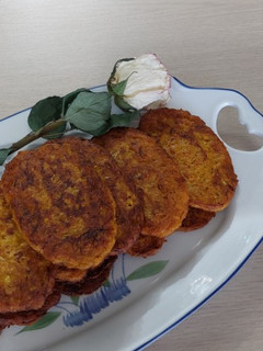عکسی از دستور کتلت کدو و سیب زمینی