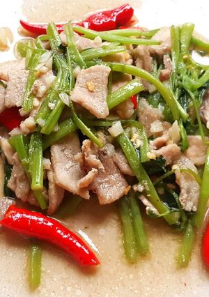 รูปของ ผัดผักบุ้งหม้อข้าว