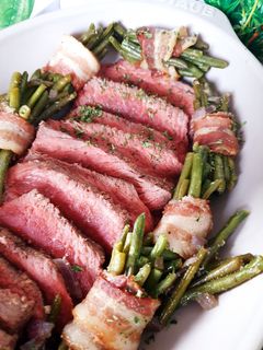 Une photo de Rôti de boeuf en cocotte 😋 et ses fagots d'haricots verts