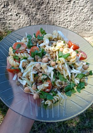 Una foto de Ensalada playera express -vegana- :) 🥗