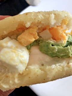 Una foto de Arepas asadas reina pepiada