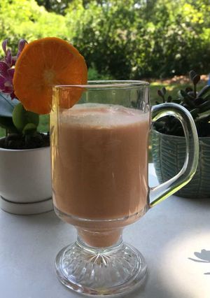 A picture of Mom's Iced Orange Cappuccino Frappe.