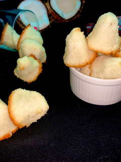 தேங்காய் மகரூன்/ coconut macaroons (Thenkaai macaroons recipe in tamil) செய்முறை முக்கிய புகைப்படம்