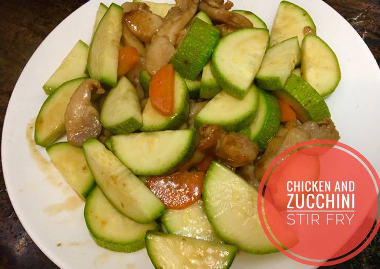 Langkah Mudah untuk Membuat Chicken and Zucchini Stir Fry, Enak Banget