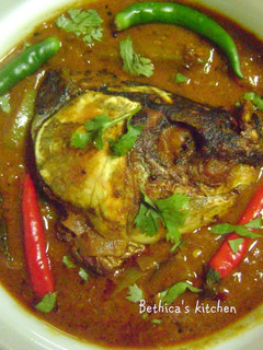 A picture of Singaporean Fish Head Curry.