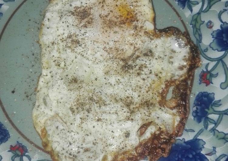 Recipe of Speedy Fried Egg Bright Sunny Morning With Crispy Edges 🌞