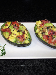 Una foto de Aguacate rellenas con bacalao