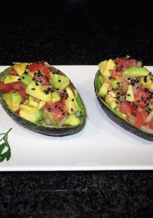 Una foto de Aguacate rellenas con bacalao