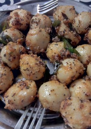सूजी बॉल्स (Suji balls recipe in hindi) रेसिपी मुख्य फोटो
