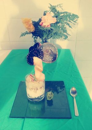 Una foto de Arroz con leche, compota Praliné y paté a cigarette