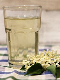 Üveges bodzaszörp recept fotója
