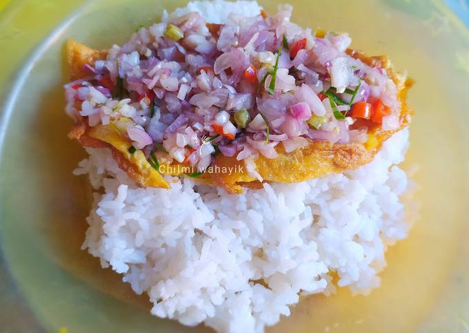 Resep Telur dadar sambal matah sederhana #weekendchallenge, Enak