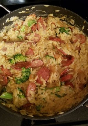 A picture of Cheesy Sausage & Broccoli Orzo.