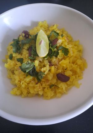 A picture of Kande (onion) pohe.