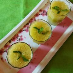 A picture of Mango Mint Lemonade.