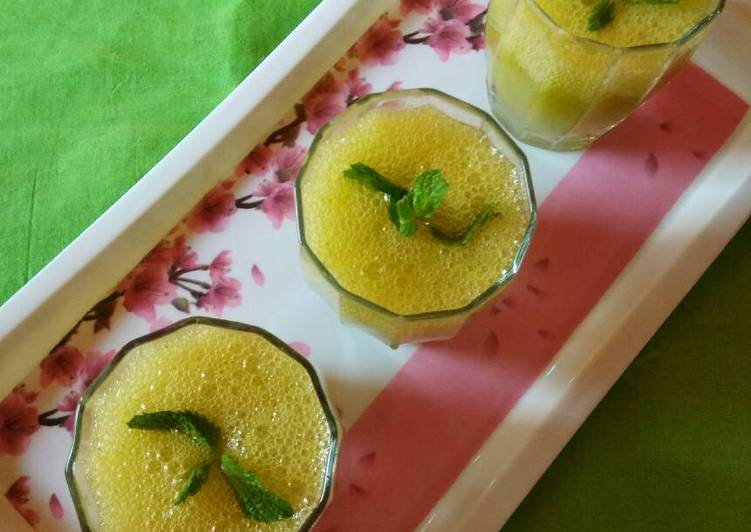 Recipe of Any-night-of-the-week Mango Mint Lemonade