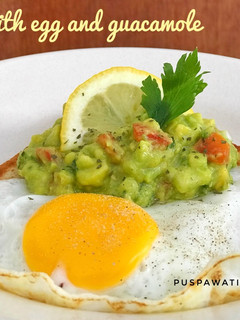 Foto resep Toast with egg and guacamole