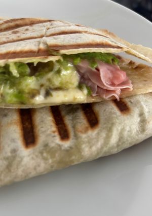 Foto principal de Wrap de Aguacate y Jamón Serrano