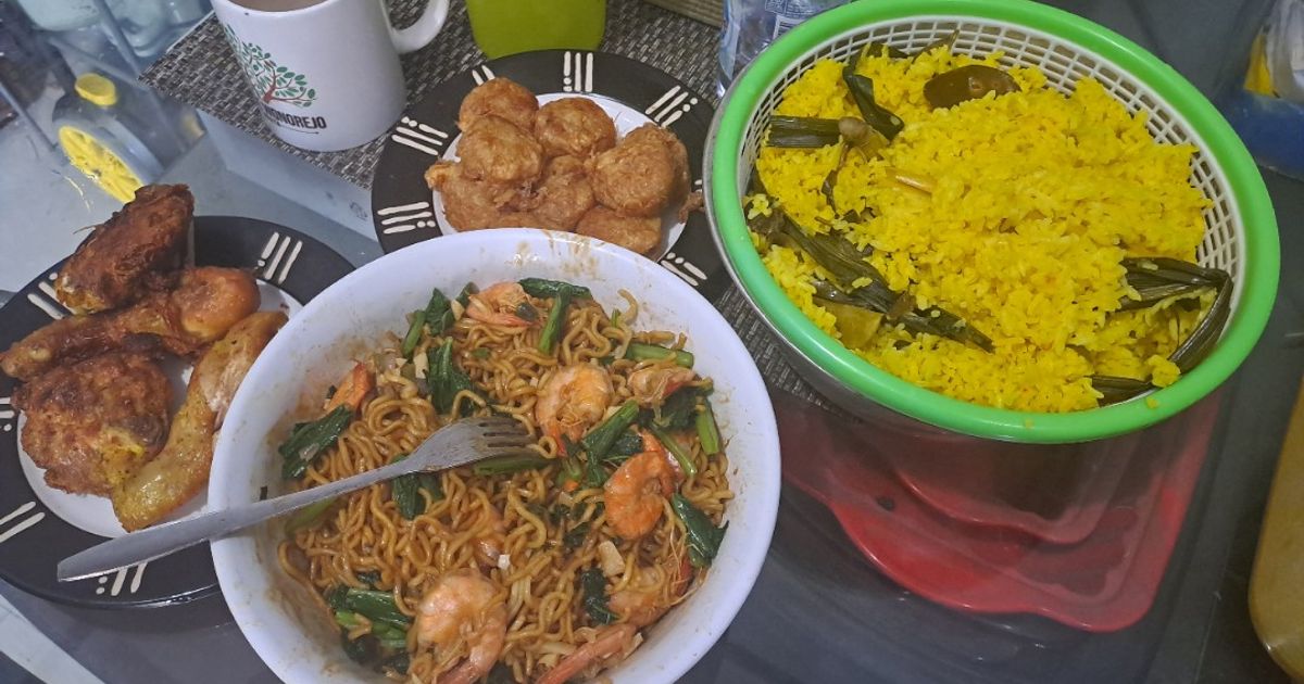 Nasi kuning Manado
