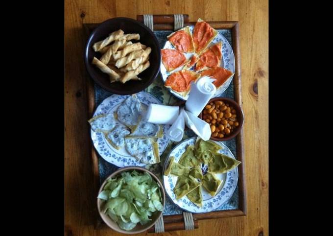 Apéritif maison : feuilletés au fromage tortillas façon tapas saumon concombre pesto d olives