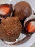 Mochi coklat stroberi