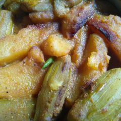 Pointed gourd potatoes poppy seeds paste curry A picture of Pointed gourd potatoes poppy seeds paste curry.