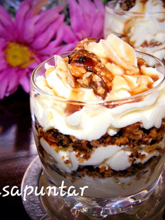Una foto de Nata con nueces al caramelo