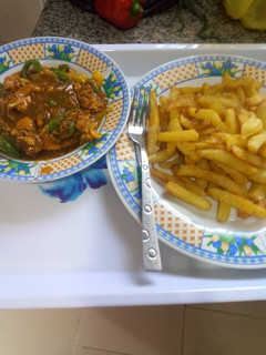 A picture of Chips&shredded chicken.