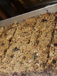 Φωτογραφία της συνταγής Σπιτικές μπάρες με βρώμη και ταχίνι ολικής