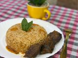 طبق أرز بصدور الحمام البري