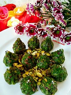 पिस्ता ड्राई फ्रूटस मोदक (Pista dry fruits Modak recipe in Hindi) रेसिपी मुख्य फोटो