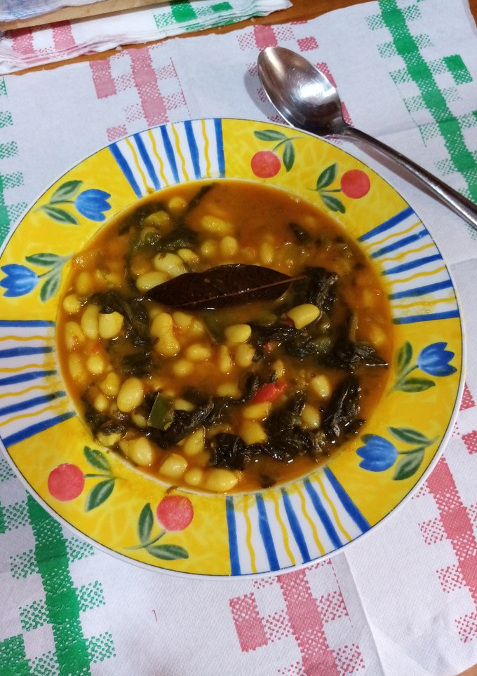 Una foto de Potaje de alubias con espinacas