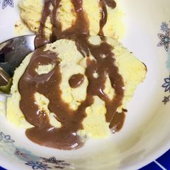 A picture of Homemade chocolate almonds sauce.