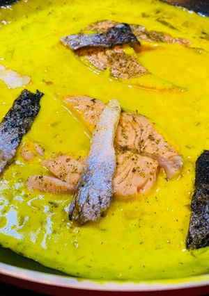 Lazac, póréhagymás szószban recept fotója