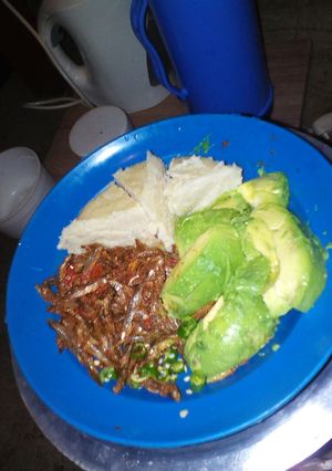 A picture of Ugali and omena.