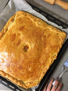 Una foto de Empanada de atún y pisto