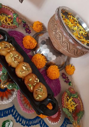 मालपुआ (Malpua recipe in marathi) रेसिपी चे मुख्य फोटो