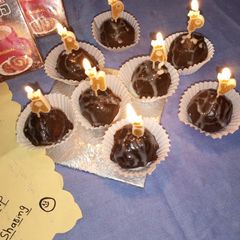A picture of Fudge balls.