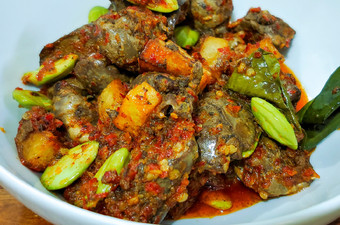 Bagaimana Membuat Sambal goreng ati dan pete Simpel