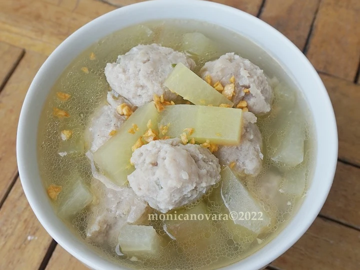 Cara Mudah Membikin Resep Sup Bola Ayam &amp;amp; Semangka yang Uenak Anti Ribet, Menggugah Selera