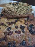 Banana bread with raisins