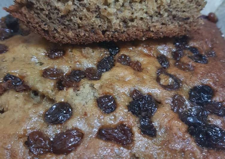 Banana bread with raisins Banana bread with raisins
